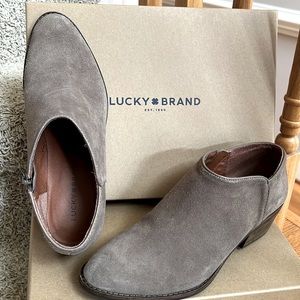 Lucky Brand “faithly” suede chocolate leather zip up bootie. 1 3/4 heel. Sz 8m